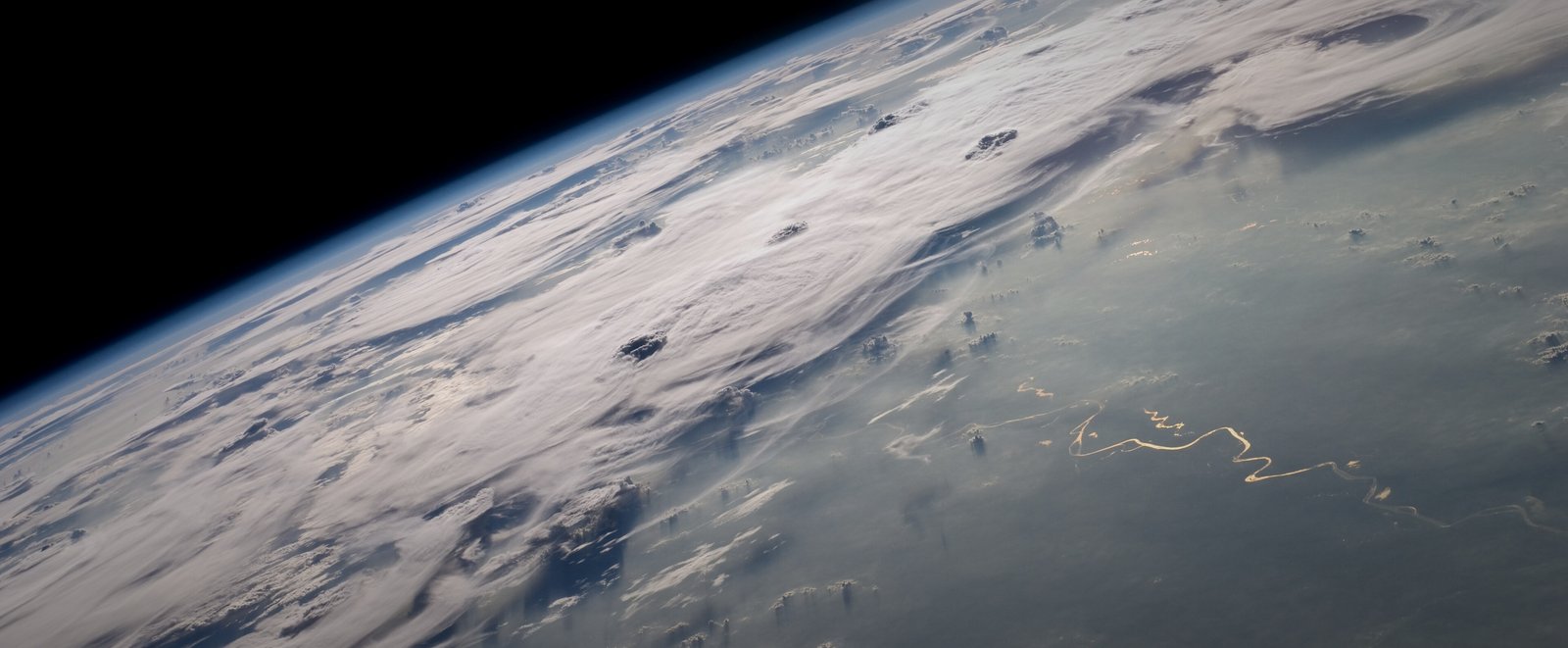 Tormentas sobre Sudamérica vistas desde la Estación Espacial Internacional